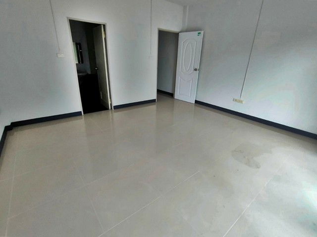 รูป F8-0594 ขายทาวน์เฮ้าส์ 2 ชั้น บ้านป่ากล้วย ต. สันทราย อ.เมืองเชียงราย จ.เชียงราย - รูปที่ 4/8