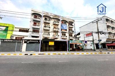 อาคารพาณิชย์ เขตมีนบุรี : ขายอาคารพาณิชย์ 4.5 ชั้น 43.5 ตารางวา ติดถนนพระยาสุเรนทร์  ใกล้MRT สายสีชมพู