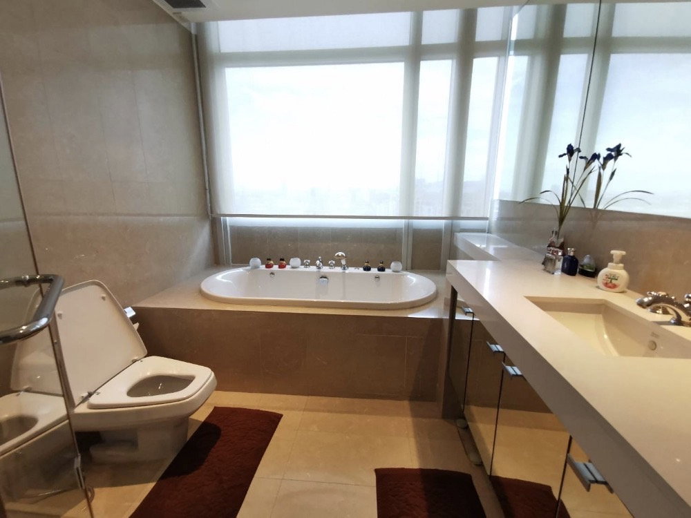 รูป for Rent Condo Athenee Residence 2 Bedrooms with maid room 140 Sq.m (S15-7892) - รูปที่ 19/23