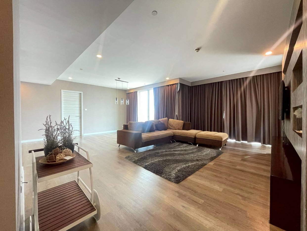 รูป LTHC14321 – Condo for Rent | Fullerton Sukhumvit | 155 sqm | 3 Beds 3 Baths + 1 Maid Room | Near BTS Ekkamai | 90K/Month - รูปที่ 2/10