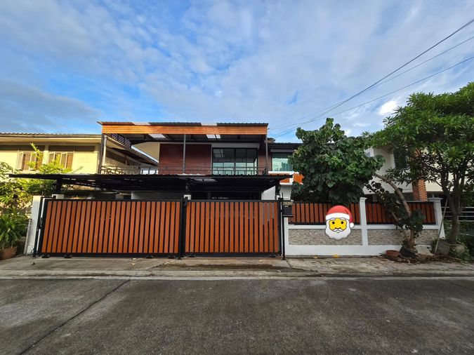 3-bed home office for rent, 50 sq wah, Bang Kapi