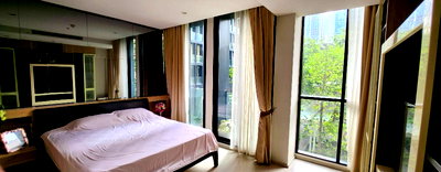 Condos for sale : SL051/Luxury condo for sale, Noble Ploenchit, extra large room, next to BTS Ploenchit, with tenants, immediate returns.
