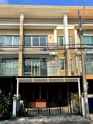 Houses for rent Thiam Ruam Mit Road : Town Home For Rent Townplus Prachauthit Bangkok