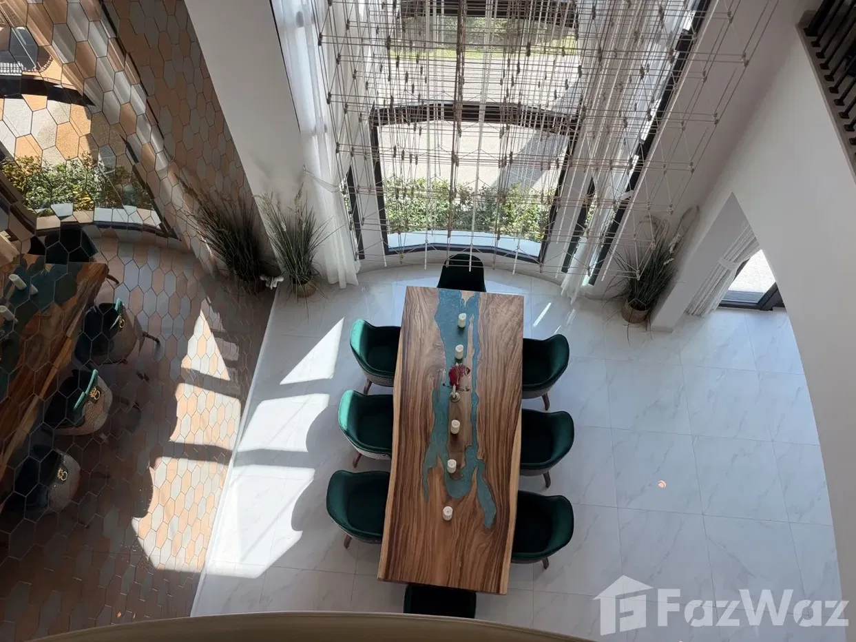 picture LUXURY LAKE FRONT 6-BEDROOM RESIDENCE 6042579 - 23/101