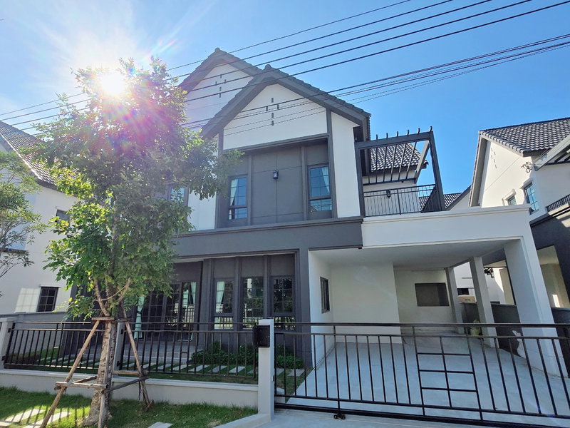 ขายบ้านเดี่ยว : 🔥 ขาย บ้านเดี่ยวหลังใหญ่ 300 ตร.ม. CENTRO BANGNA 4 นอน 5 น้ำ + เรือนแม่บ้าน | ทิศเหนือ ลมเย็น | เฟอร์ฯ ครบพร้อมอยู่ 🏡