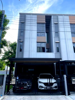 Townhouses for sale Phra Pra Daeng Samut Prakarn : Baan Klang Muang Rama 3-Suksawat