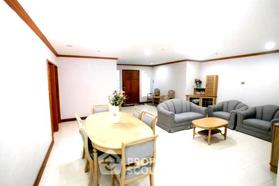 Condos for sale : 2-BR Condo at Crystal Garden Condominium near BTS Nana (ID 2634909)