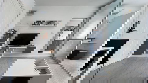 ขาย D condo sign วิวสระว่ายน้ำ สามารถเดินไปเซ็นทรัลได้เลย โทร: 098-9690236 (แจน)