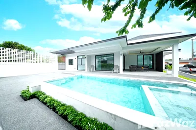 Houses for sale Chonburi : 4 Bedroom Villa for sale in Bang Lamung, Chon Buri  5550324