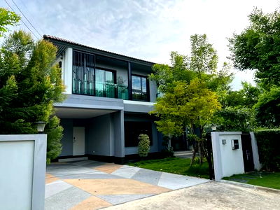 บ้านเดี่ยวให้เช่า : [ให้เช่า] บ้านเดี่ยว 2 ชั้น หลังมุม แต่งสวย เฟอร์ครบ *มีห้องแม่บ้าน*📍Burasiri วงแหวน - อ่อนนุช | ใกล้ สนามบินสุวรรณภูมิ 