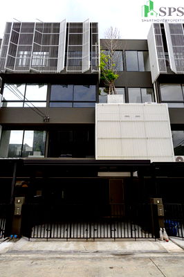 เช่าทาวน์โฮม วิทยาลัยพณิชยการเชตุพน : ทาวน์โฮมNue Hybe สุขสวัสดิ์ (SPSEVE1733)