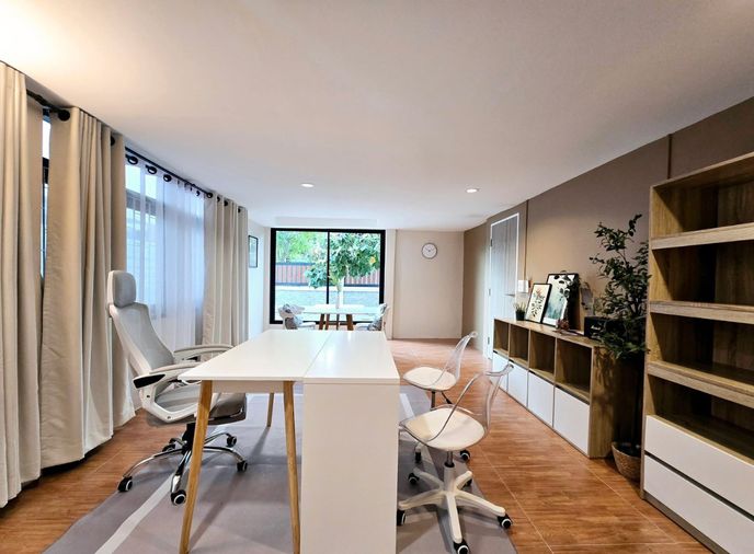 3-bed home office for rent, 50 sq wah, Bang Kapi