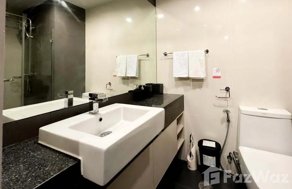 Beautiful condo with large rooftop swimming pool and gym 6040046