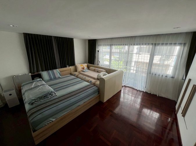 3-bed townhouse for rent, 200 sqm, 26 sq wah, Chatuchak