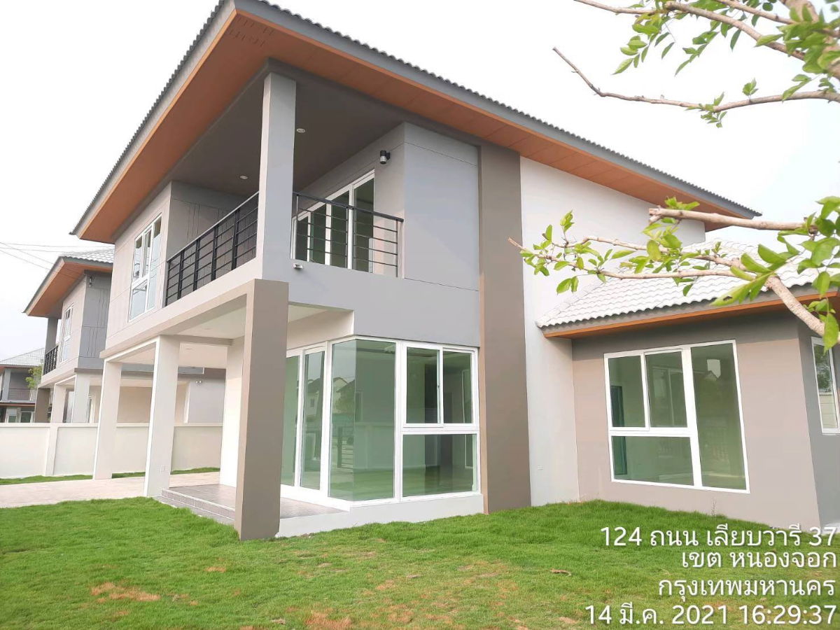 รูป ขายบ้านเดี่ยว หมู่บ้าน ดิ เอ็กซ์เทนโซ เลียบวารี หนองจอก Tel.099-998-3897 - รูปที่ 2/12