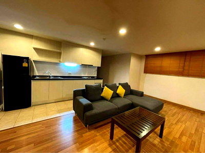 คอนโดให้เช่า : ห้องใหญ่ 58 ตรม. ห้องนั่งเล่นกว้าง The Aree condominium 