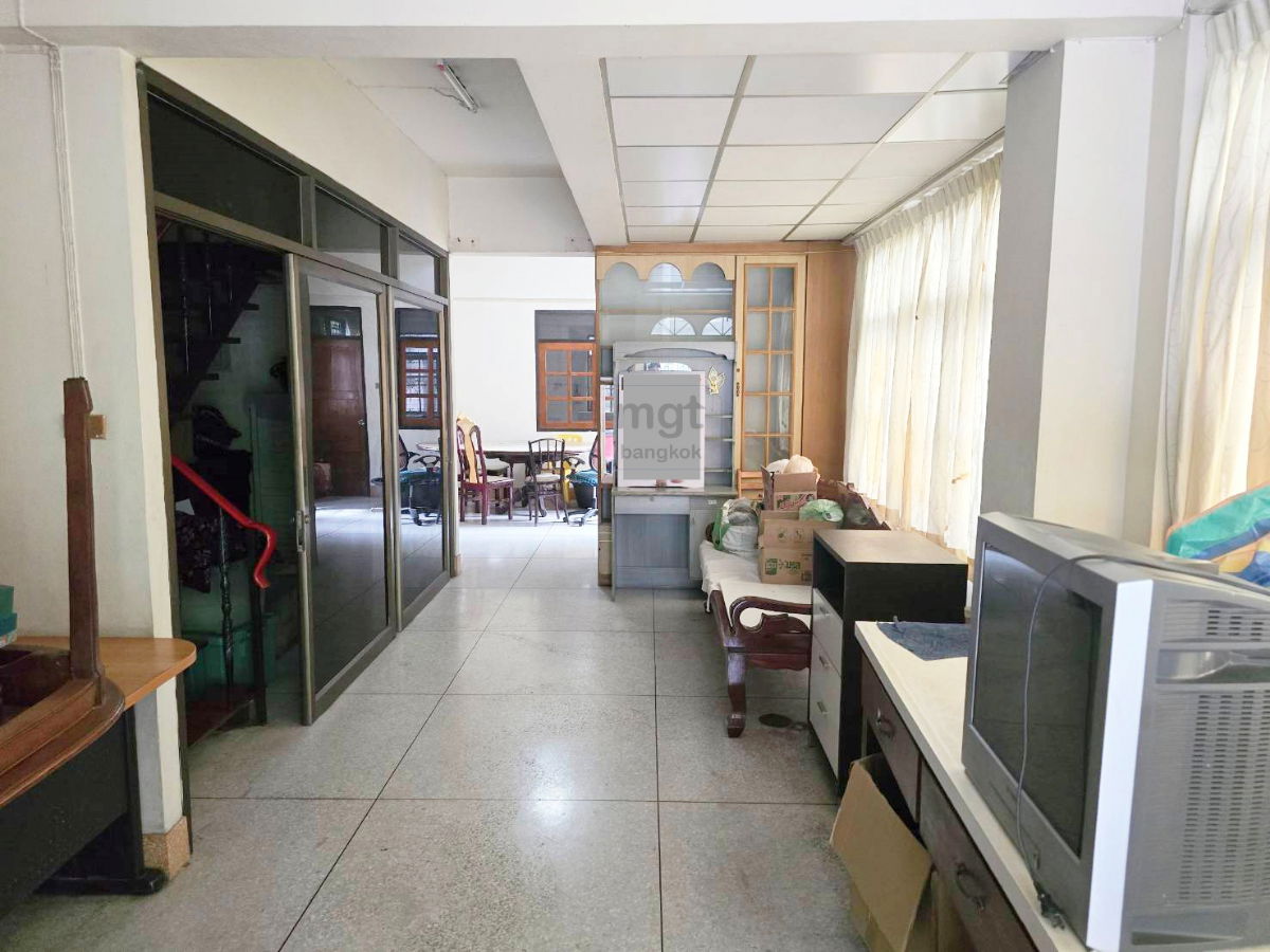 รูป ขายทาวน์เฮ้าส์ 3ชั้น ซอย จอมทอง 3 แปลงมุม ติดถนนซอย ทำค้าขายได้ - รูปที่ 6/14