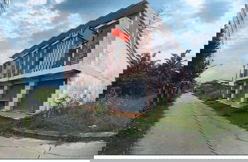 FOR SALE COMMERCIAL BUILDING PROPERTY 2205000 BAHT.