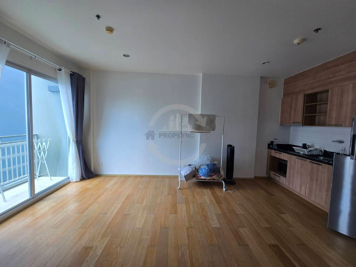 รูป ✨ห้องสวย✨ กว้าง ทำเลดี 🚅ติดBTS กรุงธนบุรี เข้าสาทรเพียง 5-10 นาที ไปสีลม สยาม ก็ง่ายสุดๆ! | ❤️ให้เช่า ไฮฟ์ สาทร PSL-002 ติดต่อ 💚 Line ID @propsync - รูปที่ 4/8