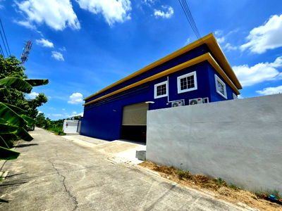 โรงงานให้เช่า : #โกดังให้เช่าพร้อมออฟฟิศ และที่อยู่อาศัย 🚩สมาคมปักษ์ใต้ ถนน กาญจนาภิเษก ใกล้เดอะมอลล์ บางแค