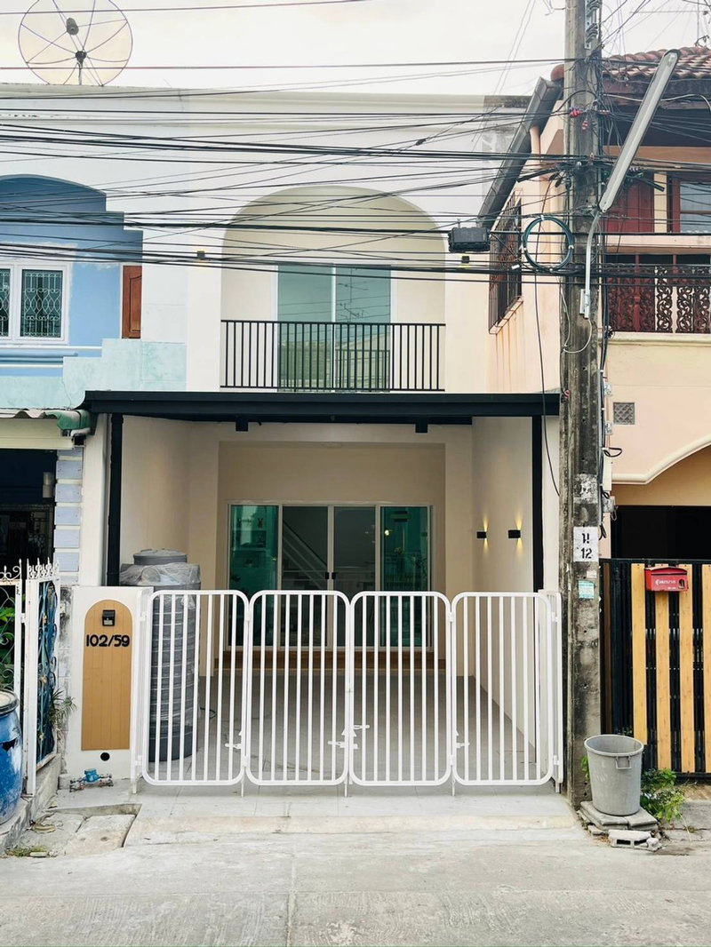 ขายทาวน์โฮม : 💥SL-10294💥ขายทาวเฮ้าส์ หมู่บ้านรุ่งเรืองธานี 👉สนใจ โทร .080-651-8853