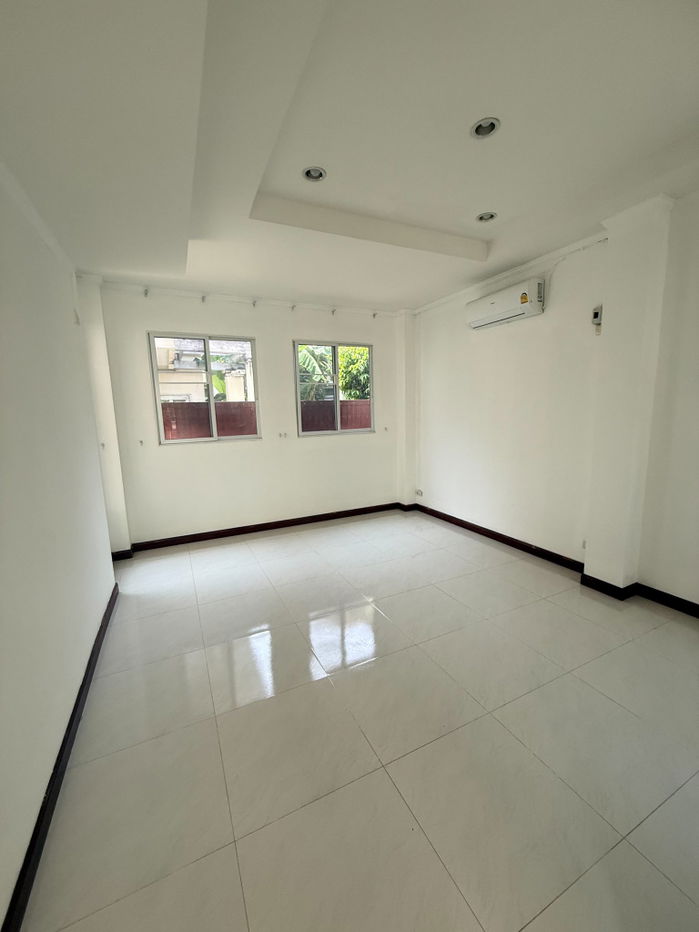 รูป เช่าบ้าน หมู่บ้านภัสสร 4 ธัญบุรี 5ห้องนอน 3ห้องน้ำ - รูปที่ 7/10