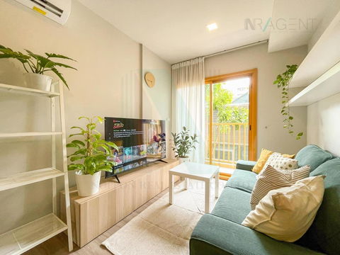 ให้เช่าคอนโด เดอะ เบส สุขุมวิท 50 อาคาร B ชั้น 2 1 ห้องนอน ขนาด 32.00 ตรม ใกล้ Century The Movie Plaza