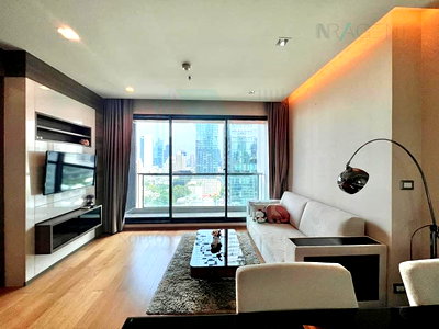 เช่าคอนโด BTS เซนต์หลุยส์ : ให้เช่าคอนโด ดิ แอดเดรส สาทร อาคาร 1 ชั้น 18 1 ห้องนอน ขนาด 55.00 ตรม ใกล้ ตึกคิงเพาเวอร์ มหานคร