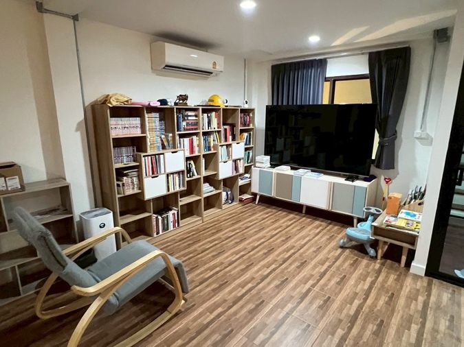 3-bed townhouse for rent, 200 sqm, 26 sq wah, Chatuchak