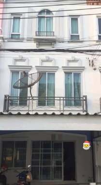 ทาวน์โฮมให้เช่า : 🏡 ให้เช่าทาวน์โฮม 3 ชั้น บ้านกลางเมือง ลูเซิร์น สุขุมวิท 77 3 ห้องนอน 3 ห้องน้ำพร้อมเข้าอยู่ ทำเลดี ใกล้เมือง ✅