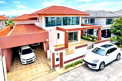 เช่าบ้านเดี่ยว ม.นานาชาติแสตมฟอร์ด : ให้เช่าบ้านเดี่ยว 2 ชั้น เฟอร์ครบ 67ตรว. 300ตรม. 3-4นอน 3น้ำ 5จอดรถ 5แอร์บ้านเปิดโล่งสไตล์โมเดิร์น อ่อนนุช 38-46 BTSบางจาก