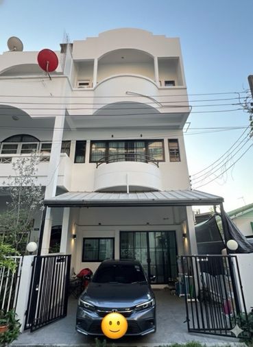 ให้เช่าทาวน์โฮม 3 ห้องนอน 200 ตร.ม. 26 ตร.ว. เขตจตุจักร