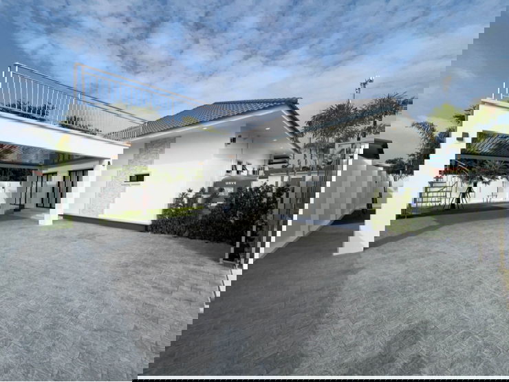 รูป บ้านเดี่ยวพร้อมสระว่ายน้ำส่วนตัว พลูวิลล่าห้วยใหญ่-พัทยา ตกแต่งสไตล์ยุโรปบิลท์อินครบทั้งหลัง พร้อมเฟอร์นิเจอร์และเครื่องใช้ไฟฟ้า - รูปที่ 1/49