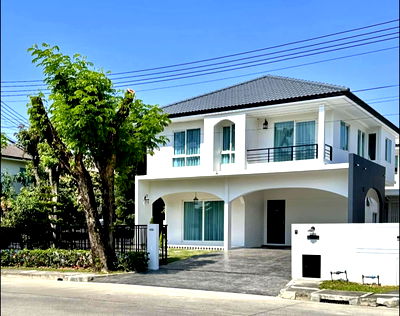 บ้านเดี่ยว ปทุมธานี : บ้านเดี่ยวหลังใหญ่ ทำเลดีมาก หมู่บ้าน พฤกษ์ลดา 3 รังสิต-คลอง4 Pruklada 3 Rangsit-Klong 4  ลำลูกกาคลอง 4 ต.ลาดสวาย อ.ลำลูกกา ปทุมธานี แต่งสวย กว้างมาก