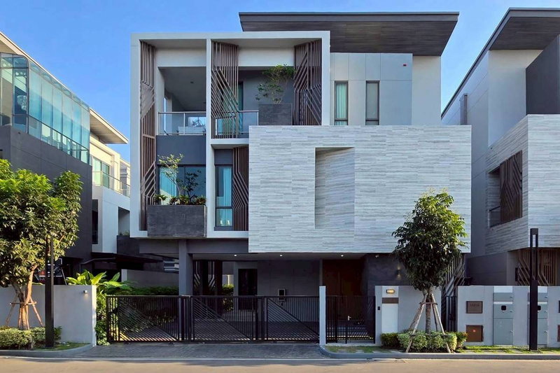 บ้านเดี่ยวให้เช่า : P0567/ให้เช่า The Gentry วิลล่าหรู 3 ชั้น โครงการใหม่ ใกล้ทองหล่อ เพียง 5 กม. เฟอร์ครบ พร้อมอยู่ ใกล้ Clubhouse