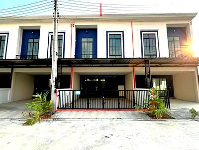 Townhouses for sale Chonburi : TOWN HOUSE for sale  Bang Lamung Bang Lamung Chonburi