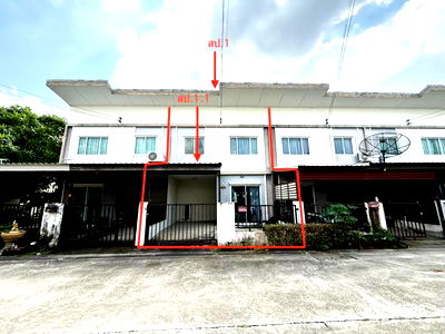 Townhouses for sale Si Racha Chonburi : TOWN HOUSE for sale  Surasak Si Racha Chonburi
