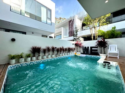 Houses for sale Chonburi : Pool Villa for sale in Jomtien Pattaya with 5 Bedrooms