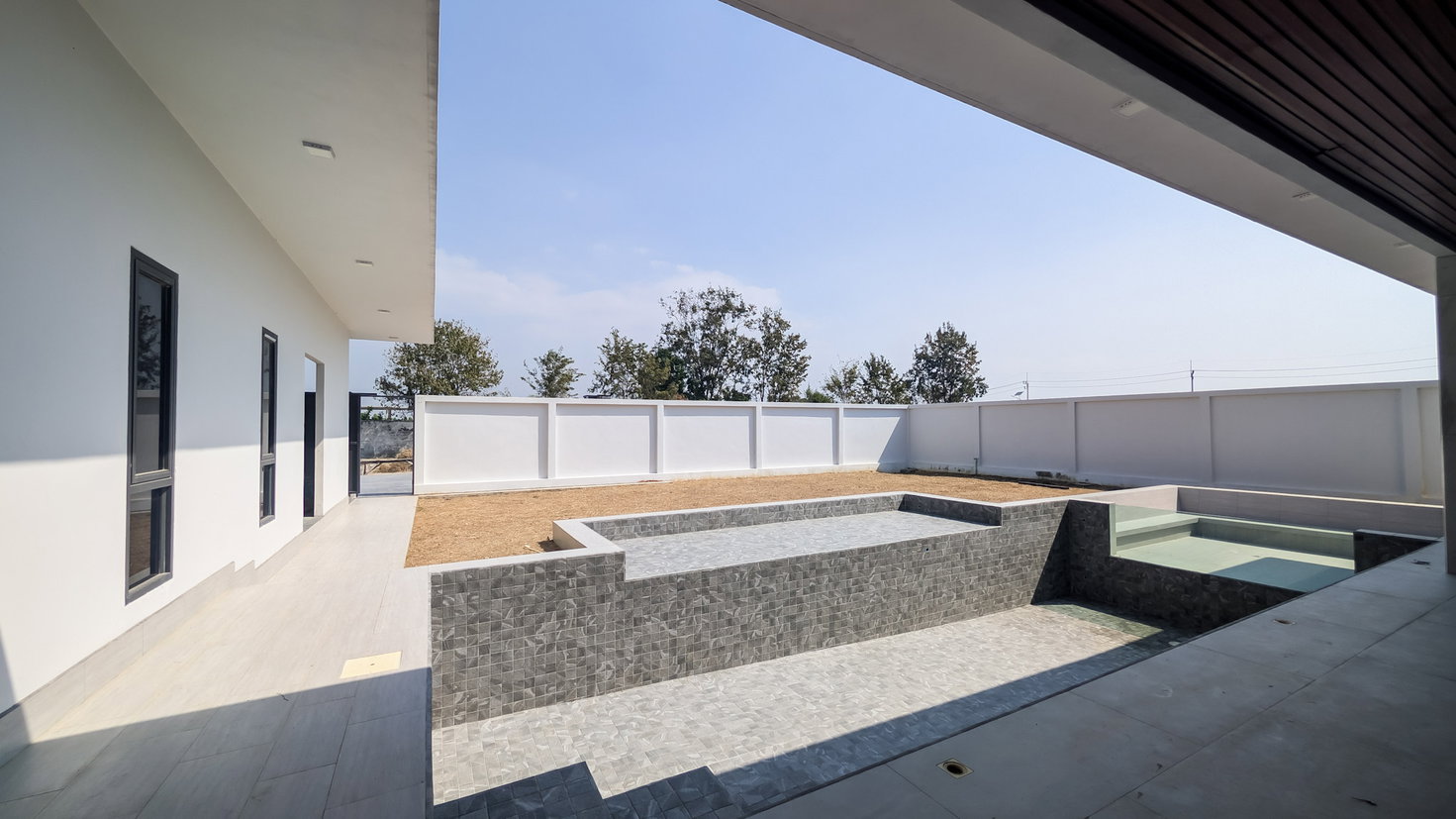 รูป Land with House for Sale on 6.57 Rai in East Pattaya - รูปที่ 2/20