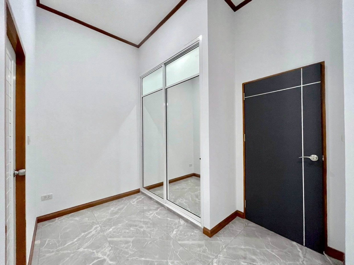 picture 3 Bedroom House for Sale in East Pattaya - 7/10