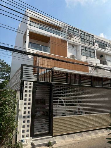 ST0158 | ขายทาวน์โฮม 4 ชั้น ประชาอุทิศ 💰 ราคาขาย 18.9 ลบ. 🚇 MRT ห้วยขวาง