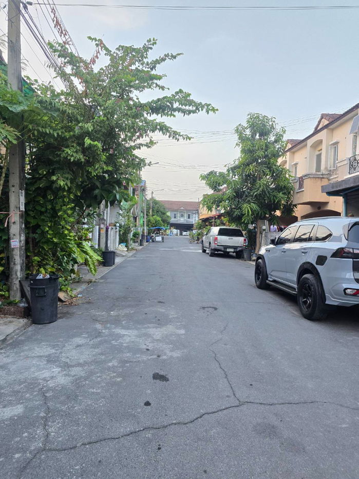 รูป  ทาวน์เฮ้าส์ 2 ชั้น ม.เคซี.คลัสเตอร์ ซอยรวยบุญ4 ถนนไทยรามัญ หทัยราษฎร์ รามอินทรา บ้านสวยทำเลดี แถมเฟอร์นิเจอร์ - รูปที่ 29/30