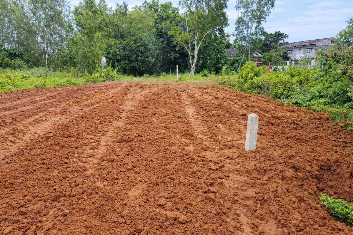 รูป ขายที่ดินเปล่า พร้อมถมให้ แบ่งขาย 140 ตารางวา อำเภอเมือง จังหวัดมุกดาหาร - รูปที่ 2/3