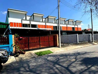 ทาวน์โฮม นครปฐม : บ้าน2ชั้นพร้อมที่ดินเนื้อที่32 ตรว อำเภอสามพราน