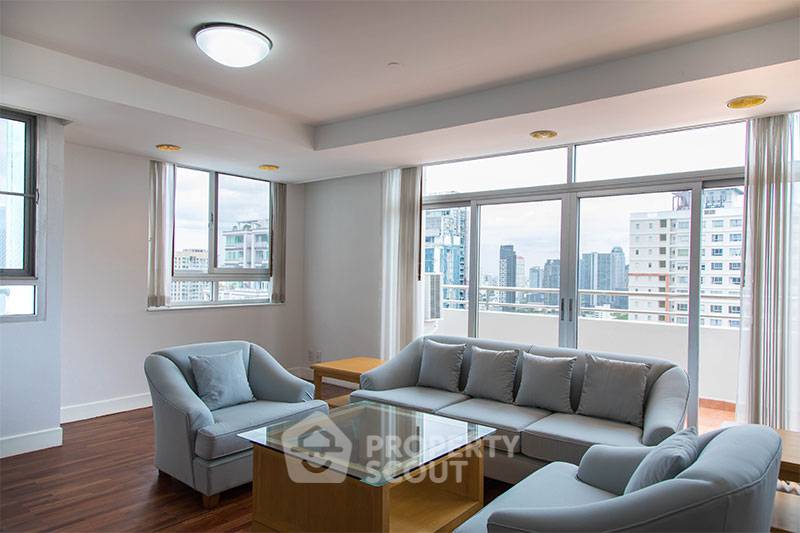 picture 2-BR Condo at Krungthep Thani Tower near BTS Phrom Phong (ID 511341) - 2/17