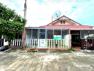 Townhouses for sale Chonburi : TOWN HOUSE for sale  Bung Si Racha Chonburi