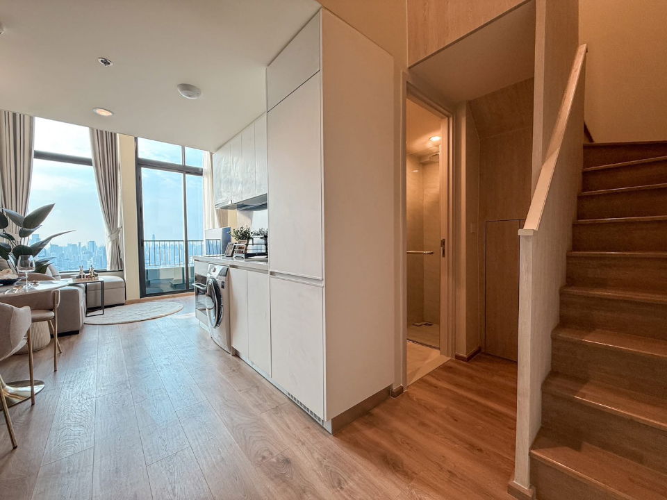 picture  Noble form                 Thonglor  - 7/19