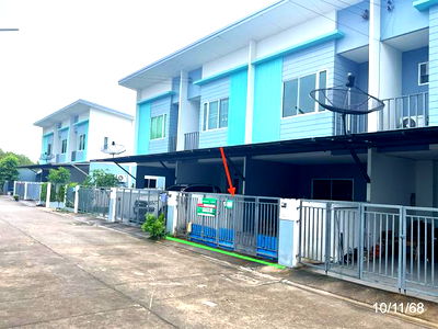 Townhouses for sale Hemaraj Eastern Seaboard Industrial Estate : TOWN HOUSE for sale  Mapyangphon Pluak Daeng Rayong