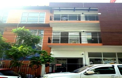 เช่าโฮมออฟฟิศ กรุงเทพมหานคร :  ให้เช่า มนตรีทาวน์โฮม ลาดพร้าว 87 แยก 10 ใกล้รถไฟฟ้าสายสีเหลือง สถานีลาดพร้าว 