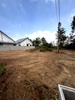 Land for sale Bang Lamung Chonburi : Land for Sale in Mabprachan Lake East Pattaya